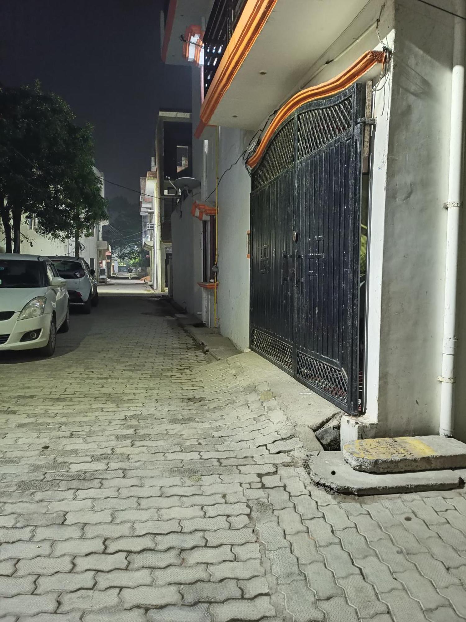 Girija Shail Bhavan Ayodhya Eksteriør billede
